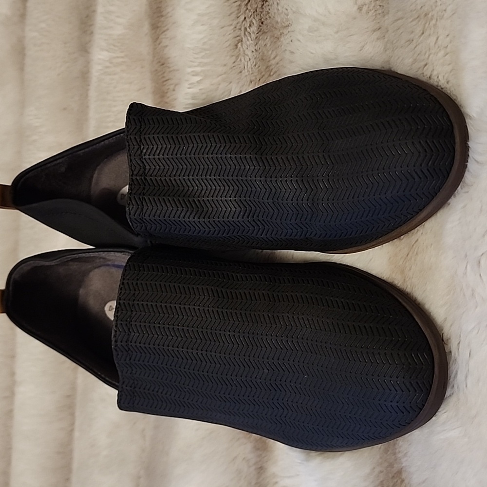 EUC 9 Dr Scholls Slip-On Loafer Booties soft textured black sustainable suede